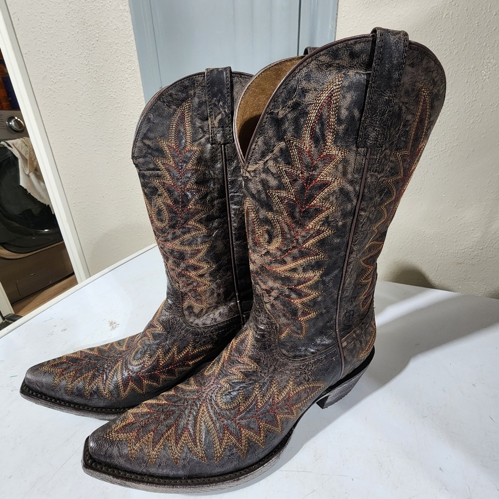 Ariat Brooklyn Sniptoe 8B Fits Very Narrow Brown Embroidered Cowgirl Boots